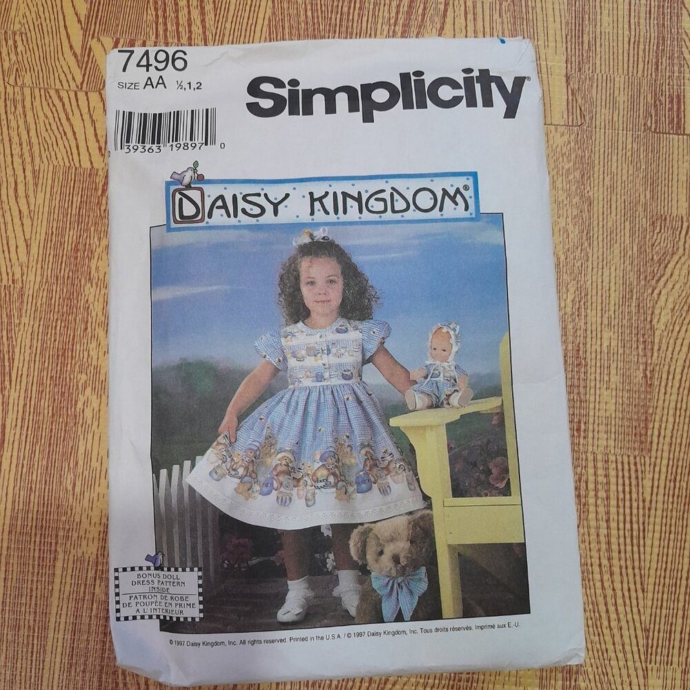 Simplicity Daisy Kingdom Dress Pattern 7496 and Bears & Bees Fabric Material - Picture 3 of 6